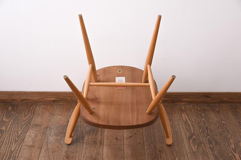 ヴィンテージ家具　イギリスビンテージ　ERCOL(アーコール)　木の温もり溢れるクエーカーアームチェア(椅子)