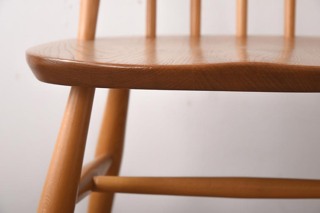 ヴィンテージ家具　イギリスビンテージ　ERCOL(アーコール)　木の温もり溢れるクエーカーチェア(椅子)(1)