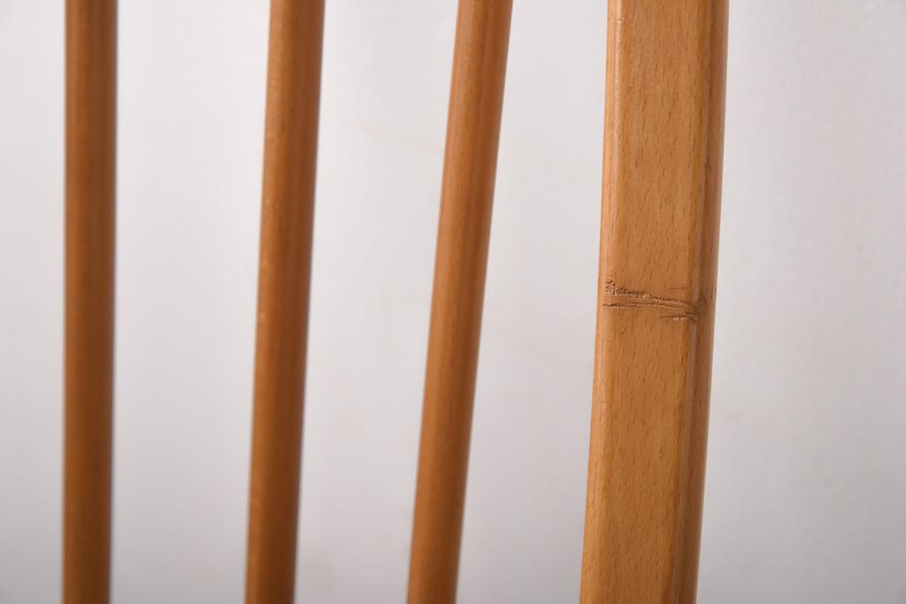 ヴィンテージ家具　イギリスビンテージ　ERCOL(アーコール)　優しい色味のクエーカーチェア(椅子)(1)