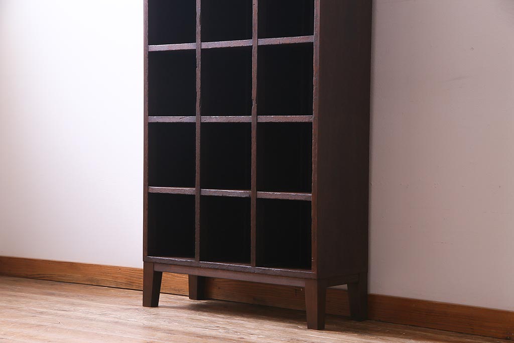 レトロ家具　昭和レトロ　5×3マス　脚付リメイク　正方形のマス目がすっきりとした印象の収納棚(マス目棚、飾り棚、オープンラック)
