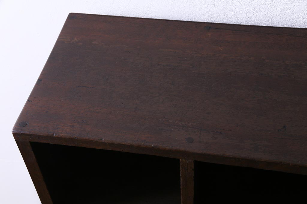 レトロ家具　昭和レトロ　5×3マス　脚付リメイク　正方形のマス目がすっきりとした印象の収納棚(マス目棚、飾り棚、オープンラック)