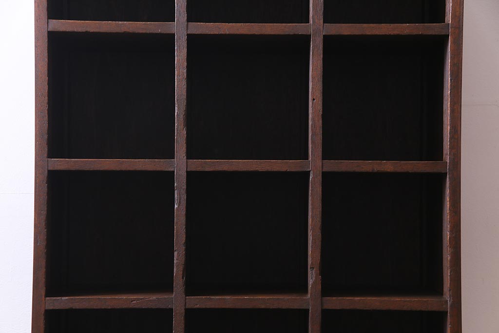 レトロ家具　昭和レトロ　5×3マス　脚付リメイク　正方形のマス目がすっきりとした印象の収納棚(マス目棚、飾り棚、オープンラック)