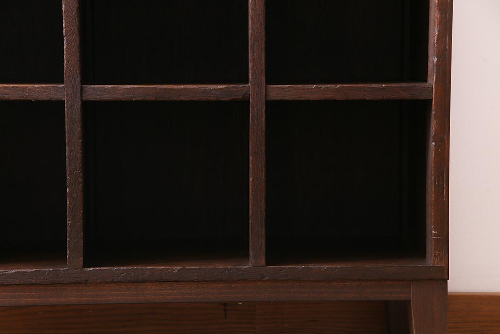 レトロ家具　昭和レトロ　5×3マス　脚付リメイク　正方形のマス目がすっきりとした印象の収納棚(マス目棚、飾り棚、オープンラック)