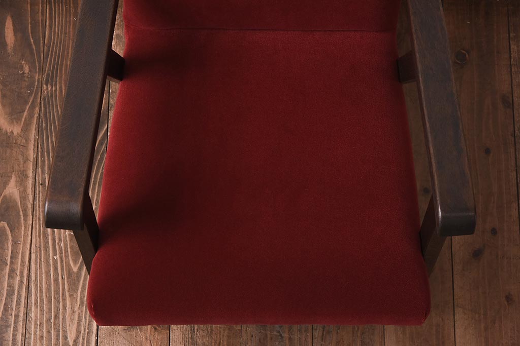 アンティーク家具　和製アンティーク　ナラ材　落ち着いた赤い座面が存在感を放つ一人掛けソファ(アームチェア)(1)