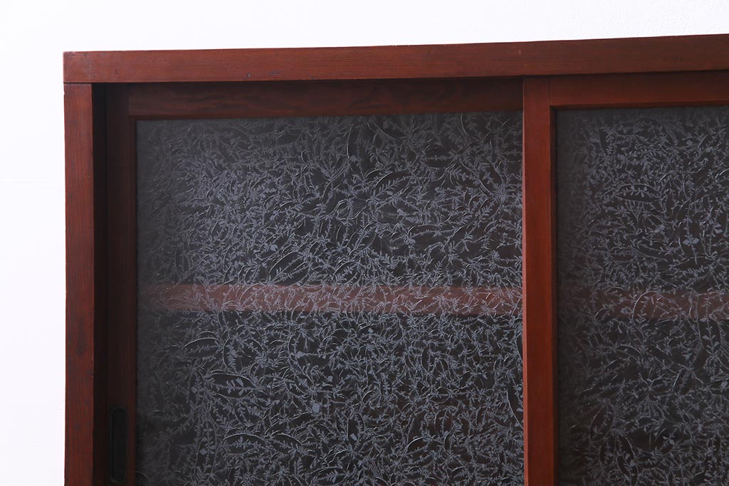 レトロ家具　和製アンティーク　レトロな雰囲気漂う結霜ガラス入りの戸棚(収納棚、食器棚)