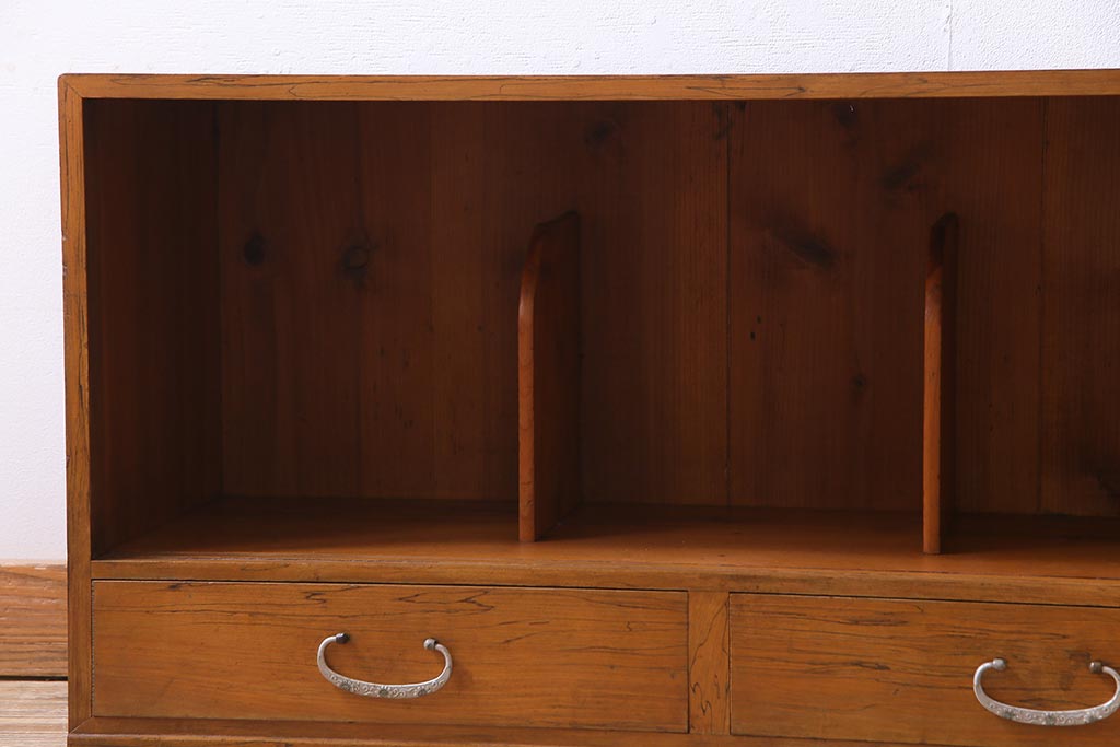 レトロ家具　昭和中期　柿材・檜材　レトロな雰囲気が味わい感じるローボード(テレビボード、戸棚)