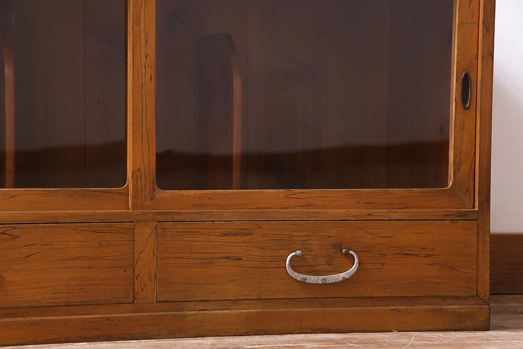 レトロ家具　昭和中期　柿材・檜材　レトロな雰囲気が味わい感じるローボード(テレビボード、戸棚)