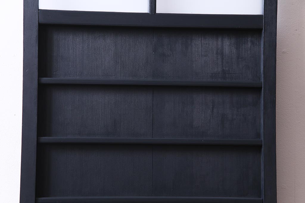 ペイント建具　横桟がアクセントの細身のドア(扉)