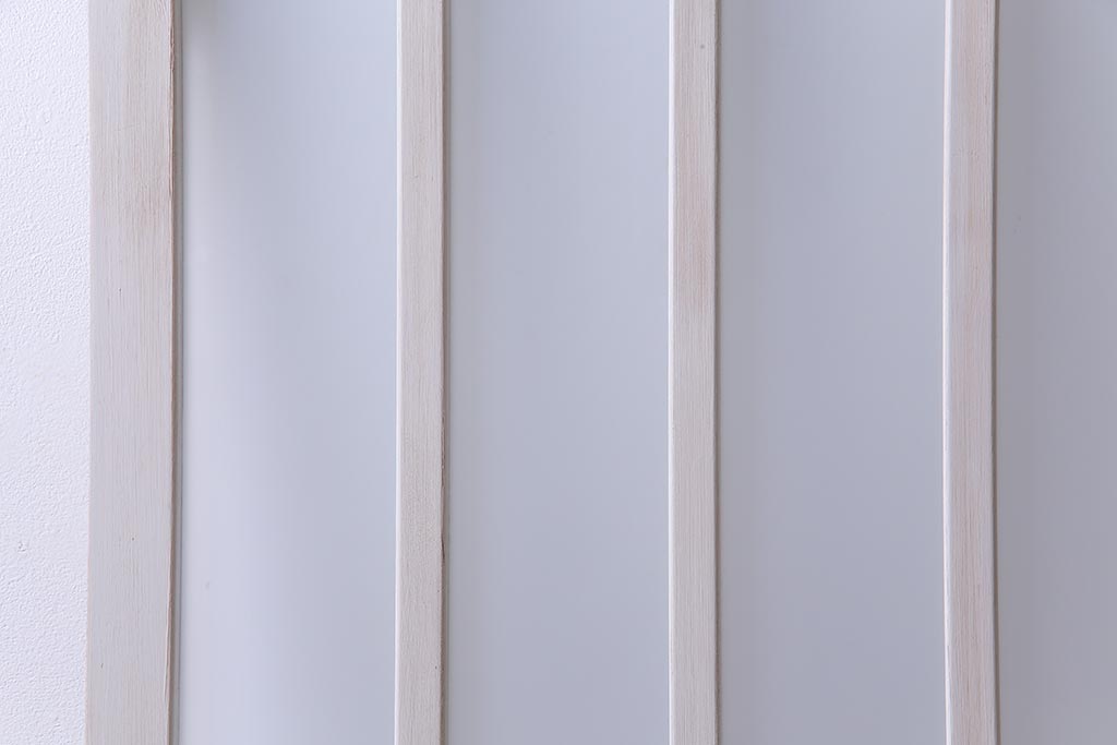 ペイント建具　色ガラス入り　清涼感漂う細身のドア(扉)