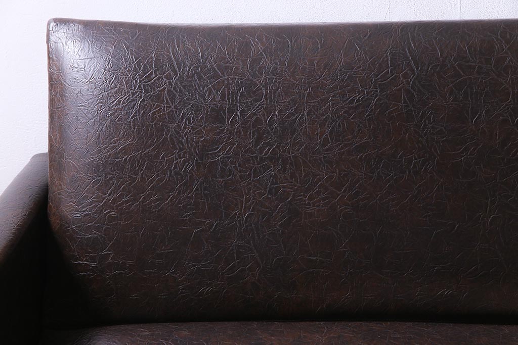 ヴィンテージ家具　ビンテージ　合皮　渋さが漂うメンズライクにおすすめなソファ(二人掛け)