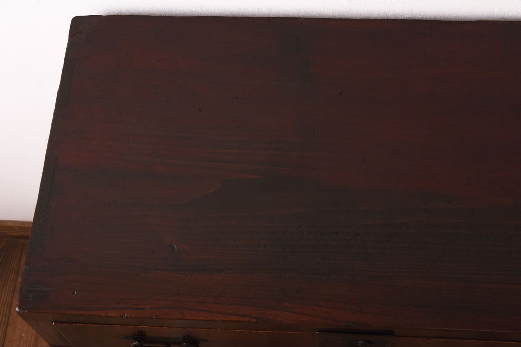 アンティーク家具　古民具　栃の木・黒柿・ケヤキ材　縮み杢　様々な材が用いられた上質な帳場箪笥(収納棚)