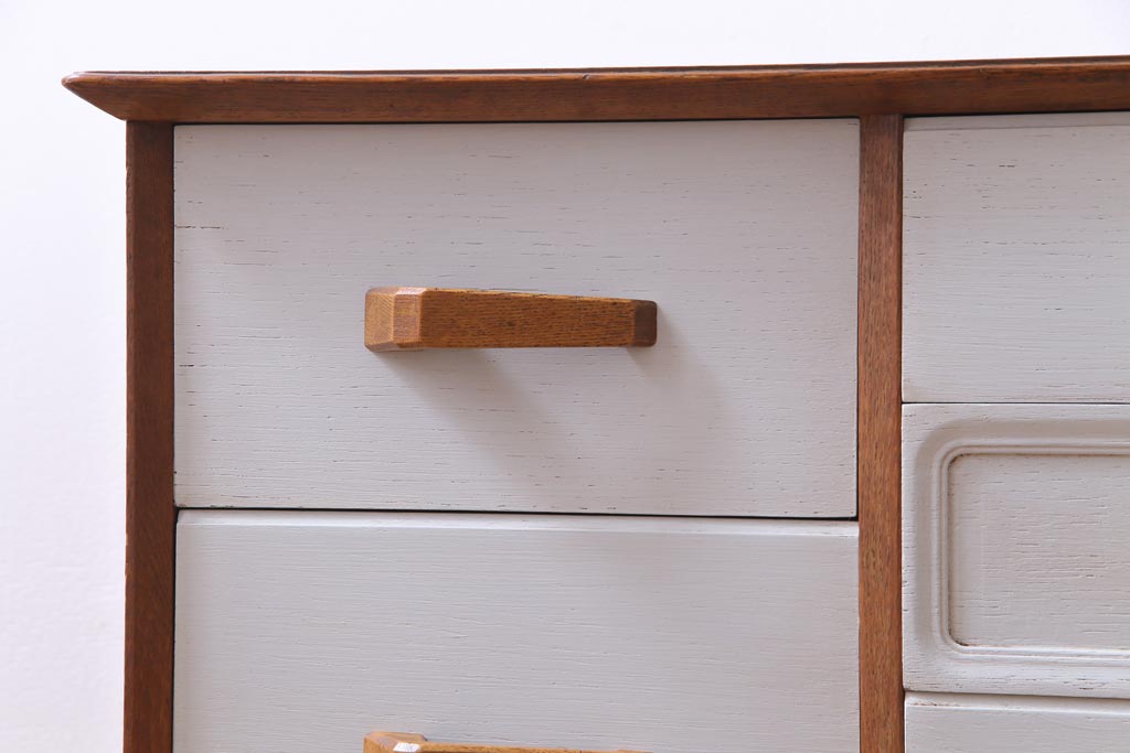 イギリスビンテージ　ペイント家具　オーク材　シンプルモダンなデザインがお洒落なサイドボード(テレビボード、引き出し)