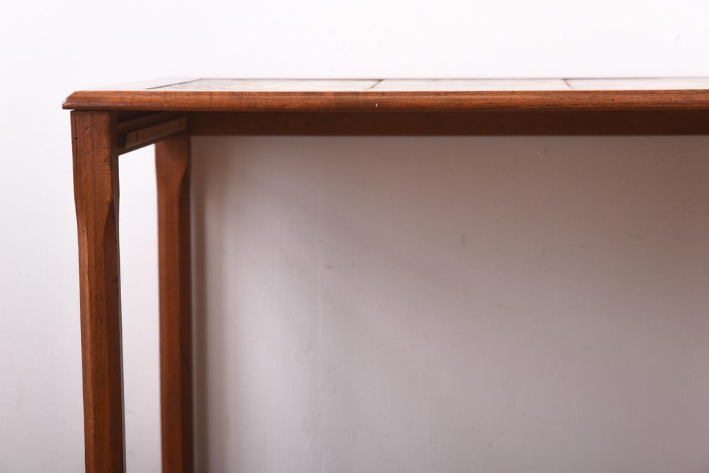 【K様ご成約品】北欧ビンテージ　デンマーク　TOFTEN社　タイルトップがおしゃれなチーク材のネストテーブル(サイドテーブル)