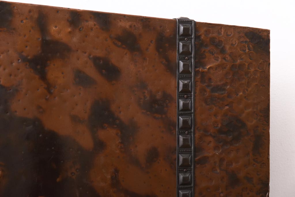 イギリスアンティーク　高級品!　真鍮製脚　銅板打ち出しのファイヤースクリーン(衝立、パーテーション)