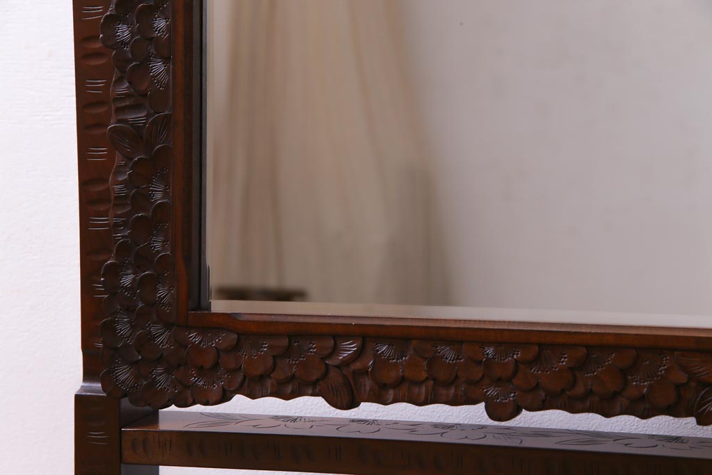 アンティーク雑貨　中古　伝統工芸　軽井沢彫り　繊細な桜の意匠が施された姿見(鏡、ミラー)