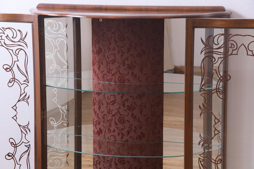 アンティーク家具　フランスアンティーク　ウォールナット材　エレガントな雰囲気が魅力のガラスケース(飾り棚、ガラスキャビネット)