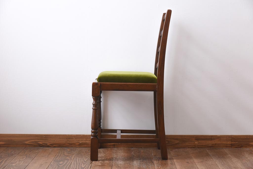 アンティーク家具　イギリスアンティーク　背もたれが特徴的なオーク材製のダイニングチェア(ワークチェア、椅子)(1)