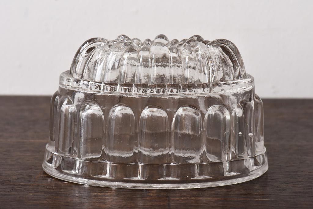 アンティーク雑貨　イギリスアンティーク　小物入れとしてもおすすめなガラス製のゼリーモールド(菓子型)(1)