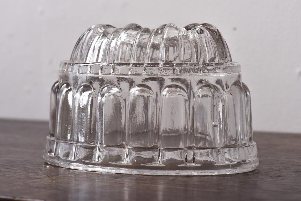 アンティーク雑貨　イギリスアンティーク　小物入れとしてもおすすめなガラス製のゼリーモールド(菓子型)(1)
