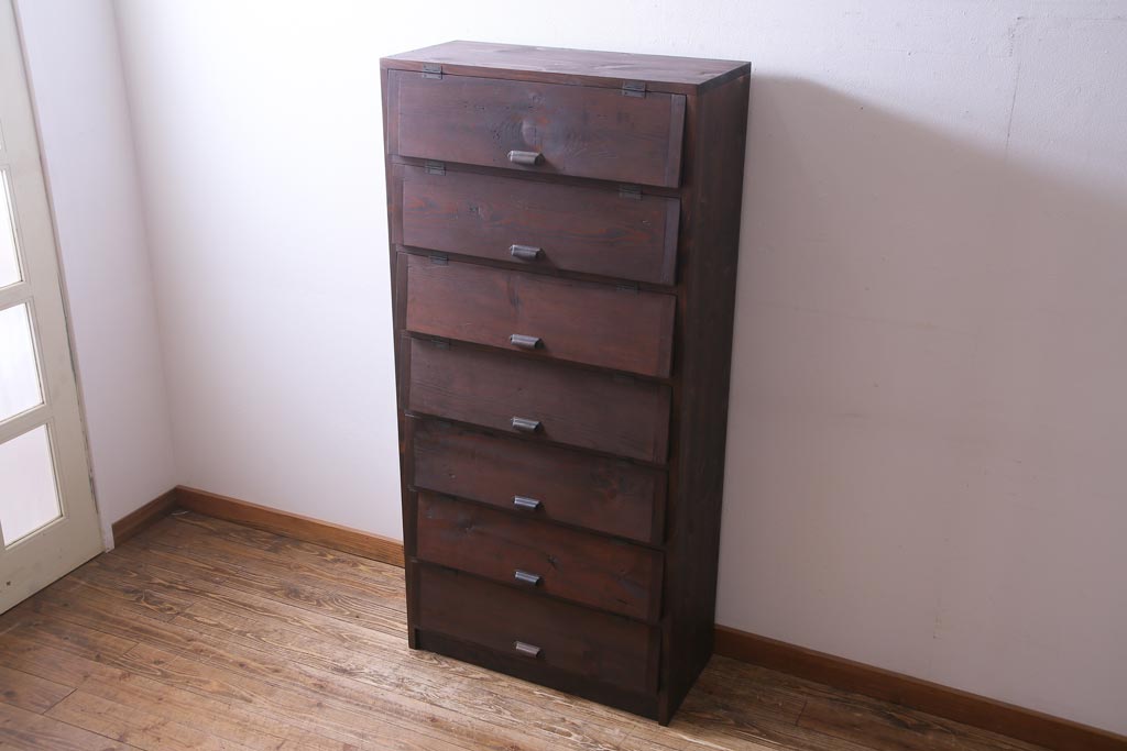 アンティーク家具　リメイク品　前面松材　古材の風合いが味わい深いパタパタ扉のキャビネット(7段タイプ)(戸棚、下駄箱、収納棚)