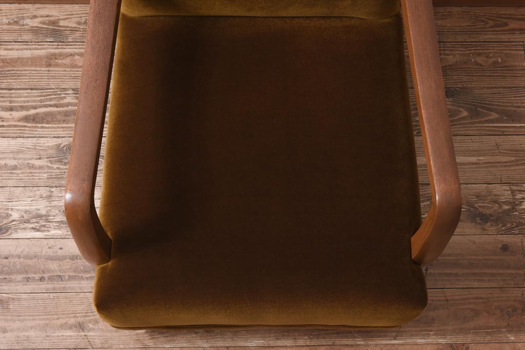 アンティーク家具　和製アンティーク　低めの高さが心地いいベルベット素材の1人掛けソファ(2)
