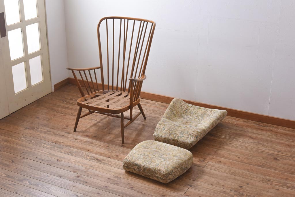 ヴィンテージ家具　イギリスビンテージ　ERCOL(アーコール)　柔らかな雰囲気漂うアームチェア(椅子)