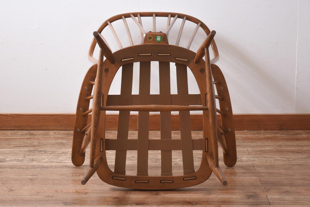 ヴィンテージ家具　イギリスビンテージ　ERCOL(アーコール)　柔らかな雰囲気漂うアームチェア(椅子)(1)