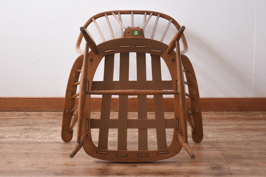 ヴィンテージ家具　イギリスビンテージ　ERCOL(アーコール)　柔らかな雰囲気漂うアームチェア(椅子)(1)