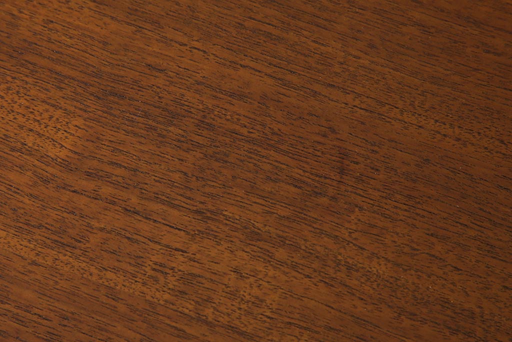 ヴィンテージ家具　北欧ビンテージ　yonger(ヤンガー)社　シャープなデザインがおしゃれなサイドボード