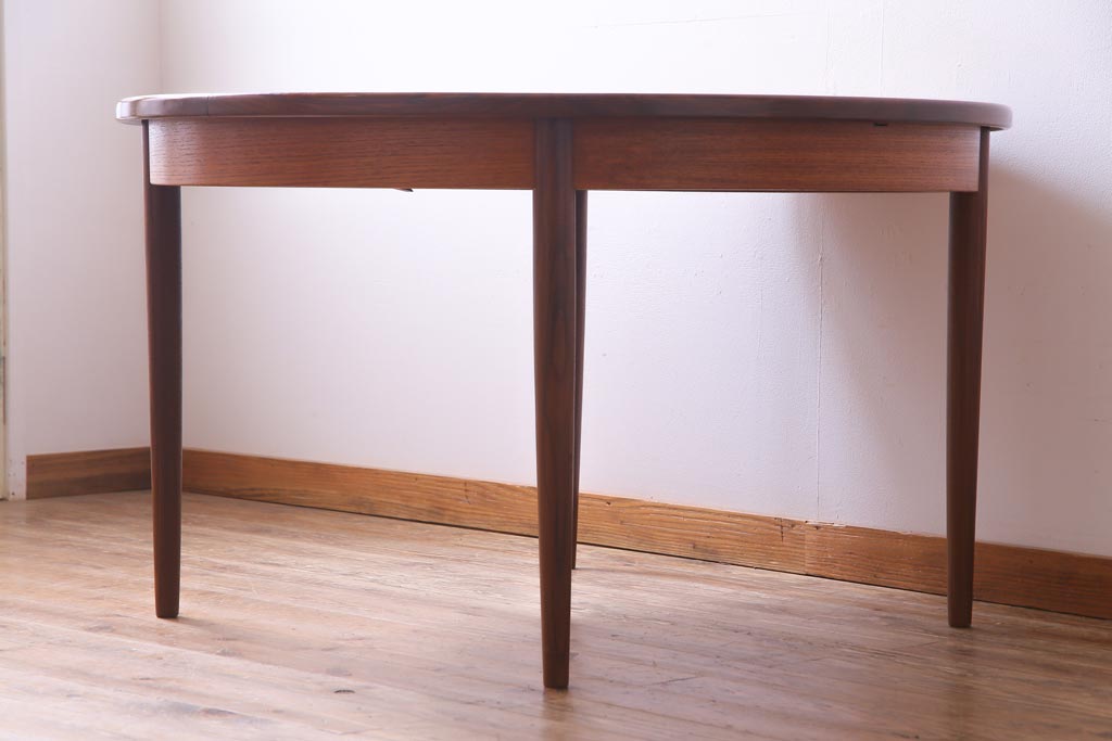 ヴィンテージ家具　北欧ビンテージ　G-PLAN(ジープラン) あたたかな木の風合いが魅力的なエクステンションテーブル(ラウンドテーブル、ダイニングテーブル)