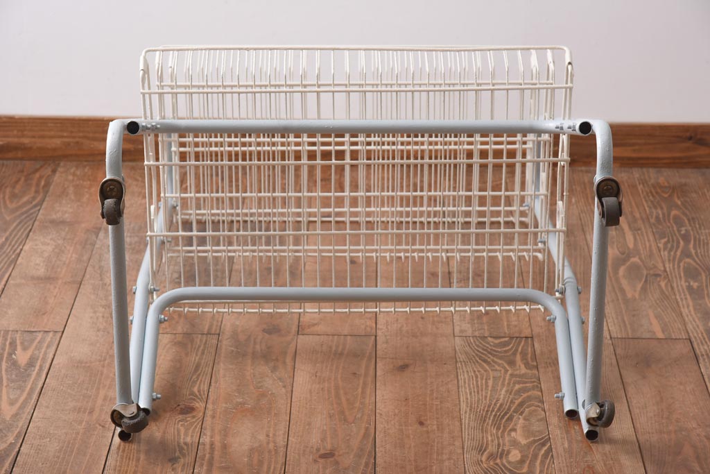 ペイント家具 フレンチ風のカラーが可愛らしいビンテージ