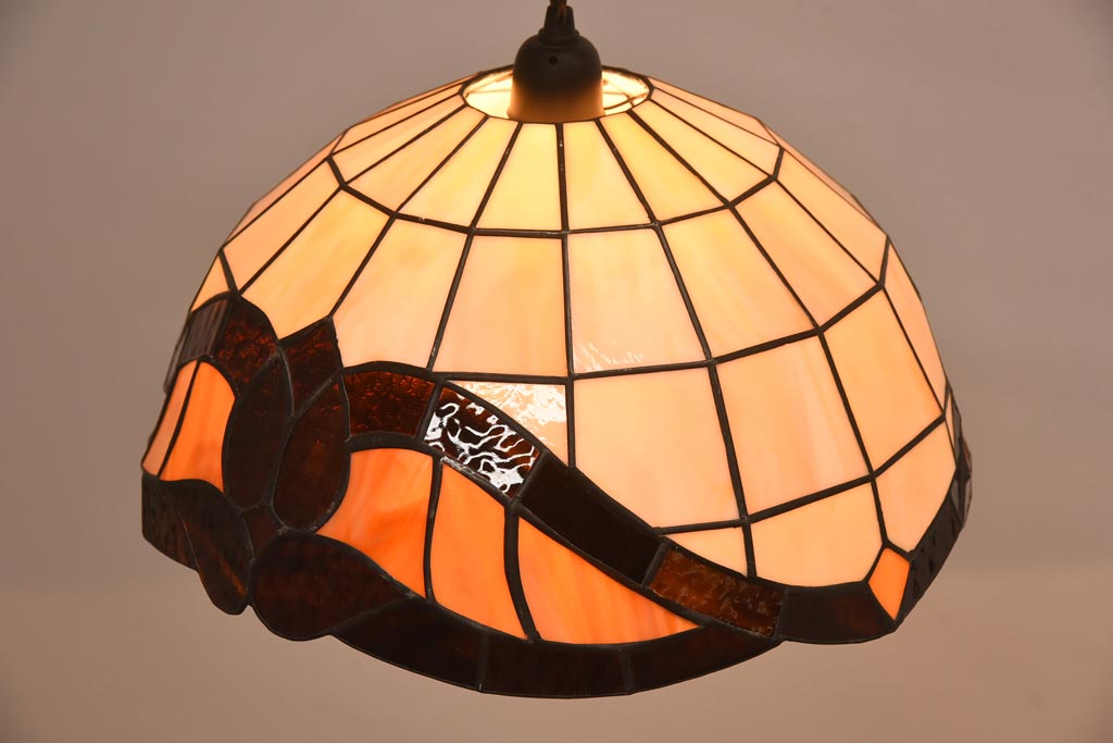 日本製　温かな色味が魅力的なステンドグラスシェードのペンダントライト(天井照明)