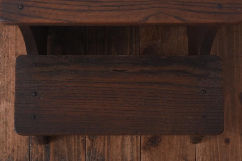 アンティーク雑貨　和製アンティーク　ケヤキ材　素朴な雰囲気が魅力の踏み台(花台、飾り台)