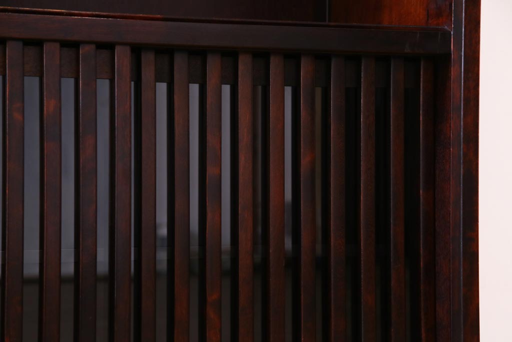 中古　九州民芸家具　シックな雰囲気とモダンなデザインが魅力的なサイドボード(収納棚)