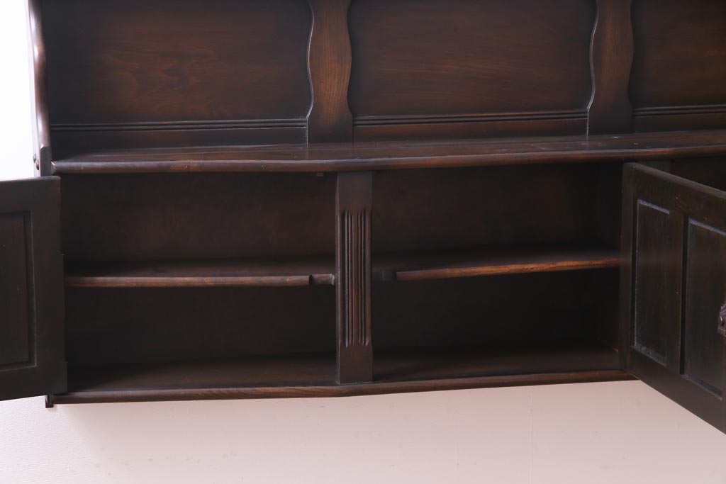 ヴィンテージ家具　イギリスビンテージ　ERCOL(アーコール)　大人の雰囲気漂う上質な壁掛け収納(ウォールシェルフ、吊り戸棚)