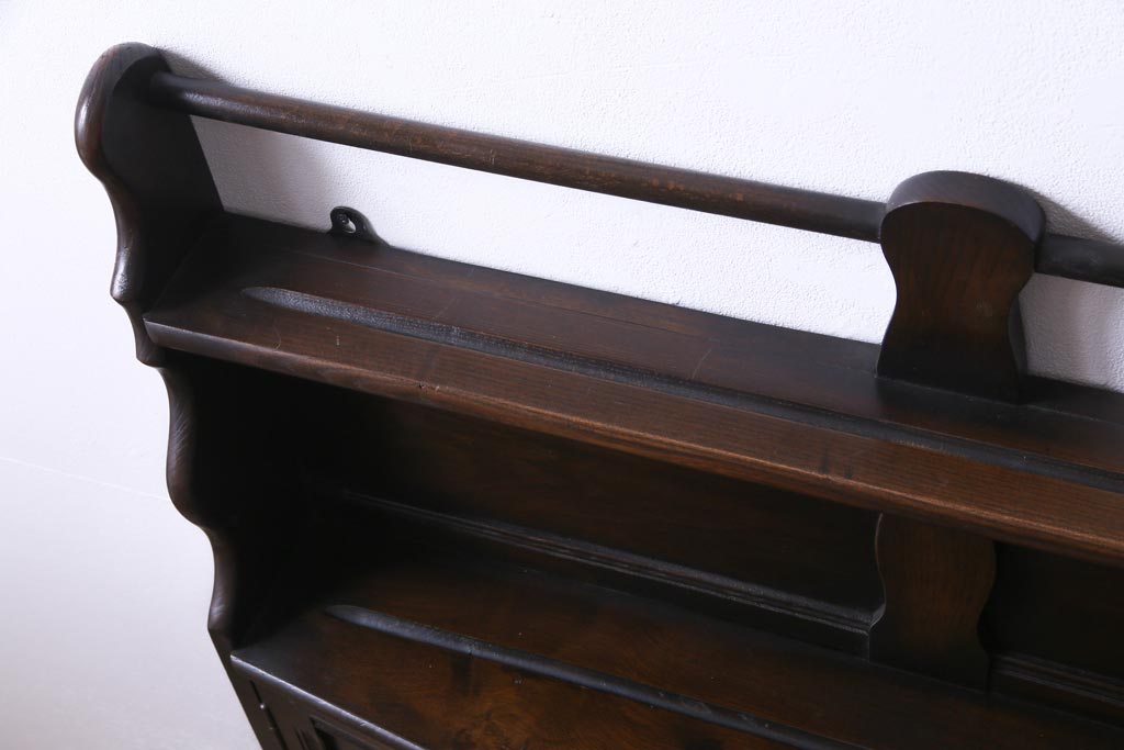 ヴィンテージ家具　イギリスビンテージ　ERCOL(アーコール)　大人の雰囲気漂う上質な壁掛け収納(ウォールシェルフ、吊り戸棚)