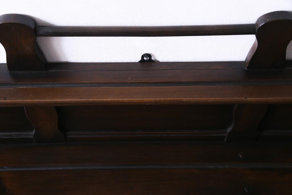 ヴィンテージ家具　イギリスビンテージ　ERCOL(アーコール)　大人の雰囲気漂う上質な壁掛け収納(ウォールシェルフ、吊り戸棚)