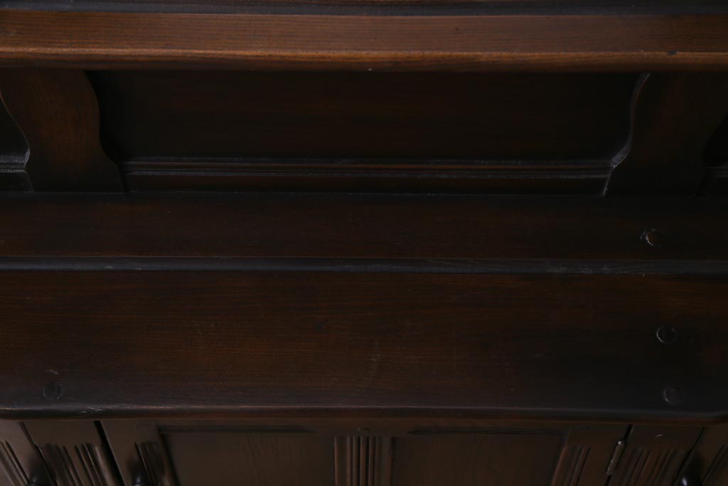 ヴィンテージ家具　イギリスビンテージ　ERCOL(アーコール)　大人の雰囲気漂う上質な壁掛け収納(ウォールシェルフ、吊り戸棚)