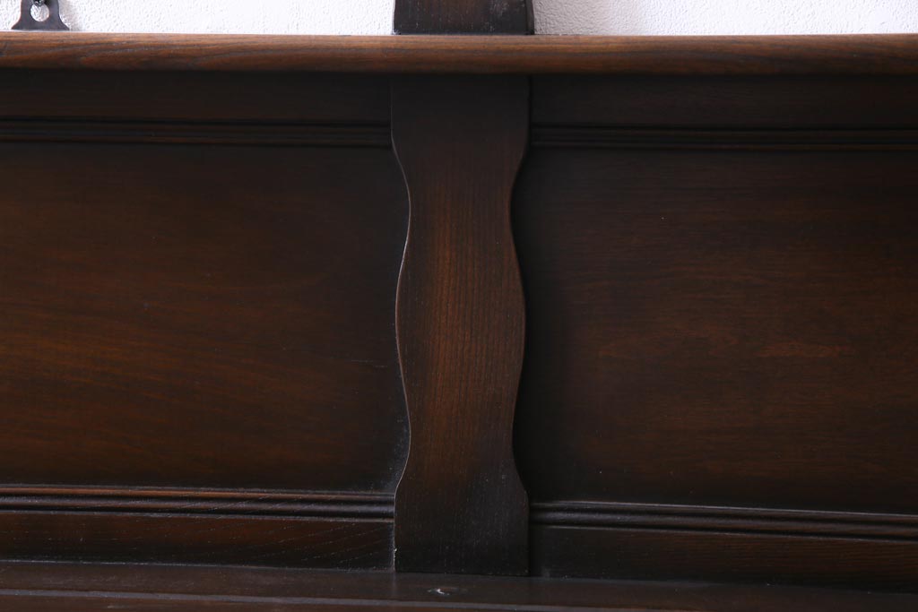 ヴィンテージ家具　イギリスビンテージ　ERCOL(アーコール)　大人の雰囲気漂う上質な壁掛け収納(ウォールシェルフ、吊り戸棚)