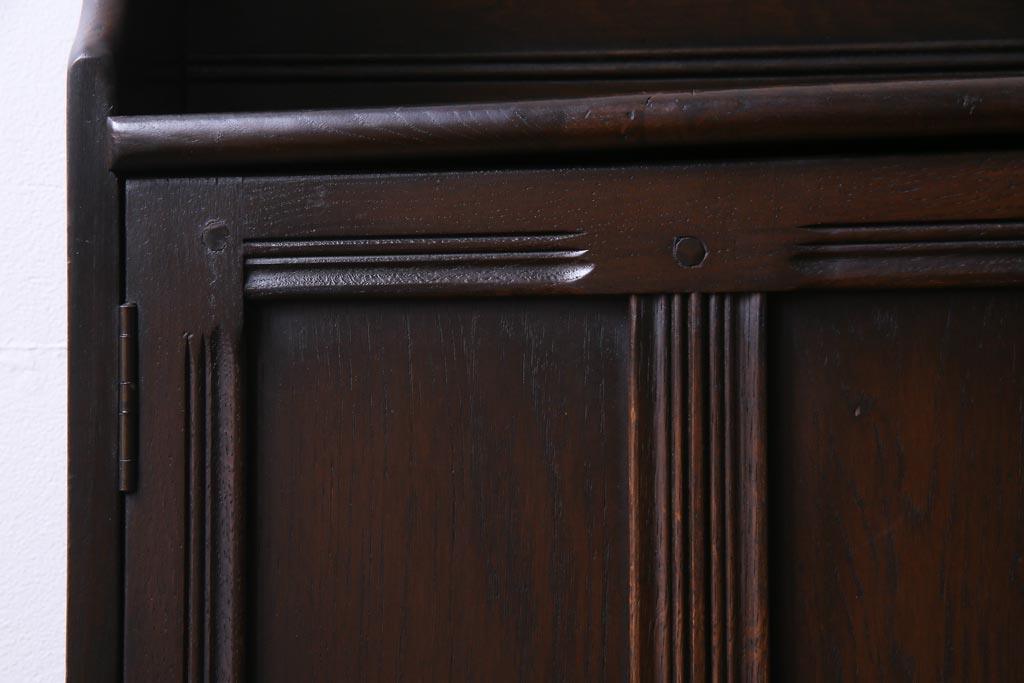 ヴィンテージ家具　イギリスビンテージ　ERCOL(アーコール)　大人の雰囲気漂う上質な壁掛け収納(ウォールシェルフ、吊り戸棚)