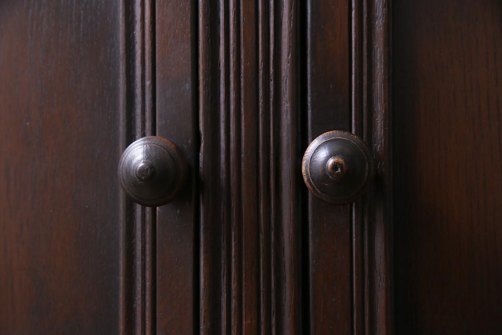 ヴィンテージ家具　イギリスビンテージ　ERCOL(アーコール)　大人の雰囲気漂う上質な壁掛け収納(ウォールシェルフ、吊り戸棚)