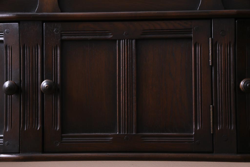 ヴィンテージ家具　イギリスビンテージ　ERCOL(アーコール)　大人の雰囲気漂う上質な壁掛け収納(ウォールシェルフ、吊り戸棚)