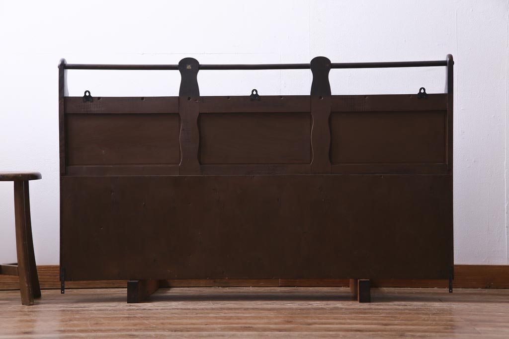 ヴィンテージ家具　イギリスビンテージ　ERCOL(アーコール)　大人の雰囲気漂う上質な壁掛け収納(ウォールシェルフ、吊り戸棚)