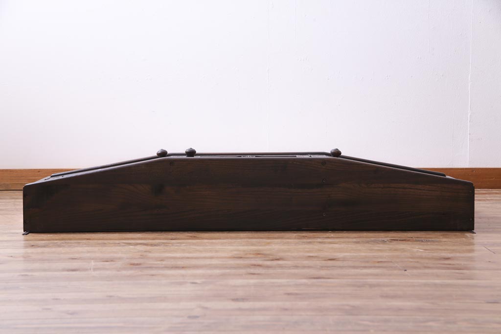 ヴィンテージ家具　イギリスビンテージ　ERCOL(アーコール)　大人の雰囲気漂う上質な壁掛け収納(ウォールシェルフ、吊り戸棚)