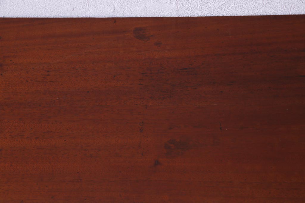 アンティーク家具　イギリスアンティーク　マホガニー材　高級感漂う上品なサイドボード(引き出し)