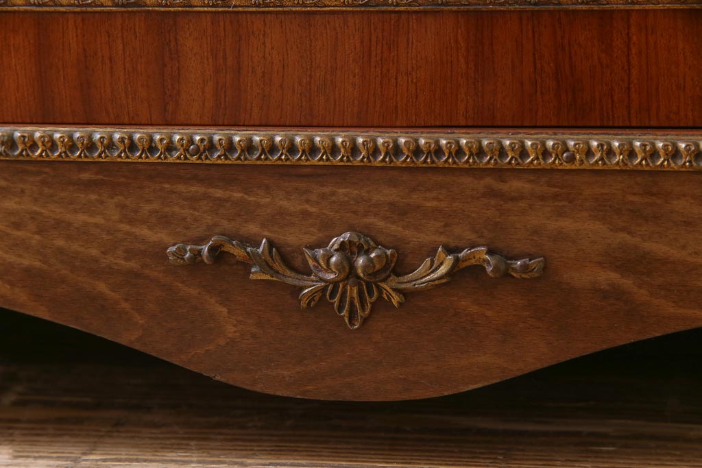 中古　イタリア製　高級品　大理石天板付き　エレガントな雰囲気溢れる上質なサイドボード(収納棚、キャビネット)