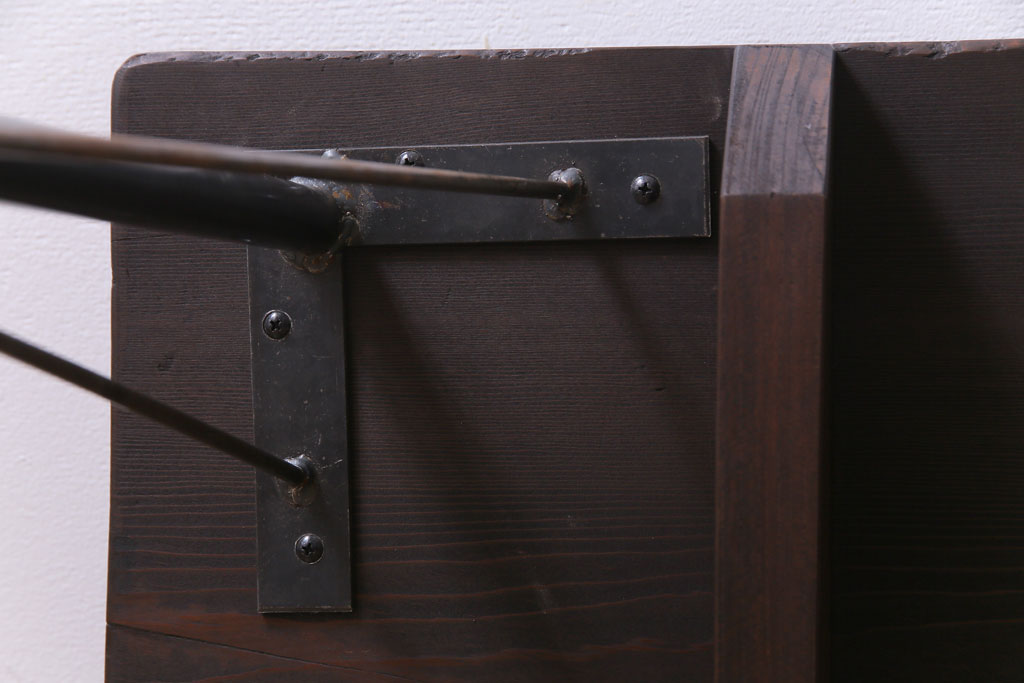 和製アンティーク　朴の木一枚板　明治大正期の古い裁ち板をリメイクしたアイアンテーブル(作業台、鉄脚)