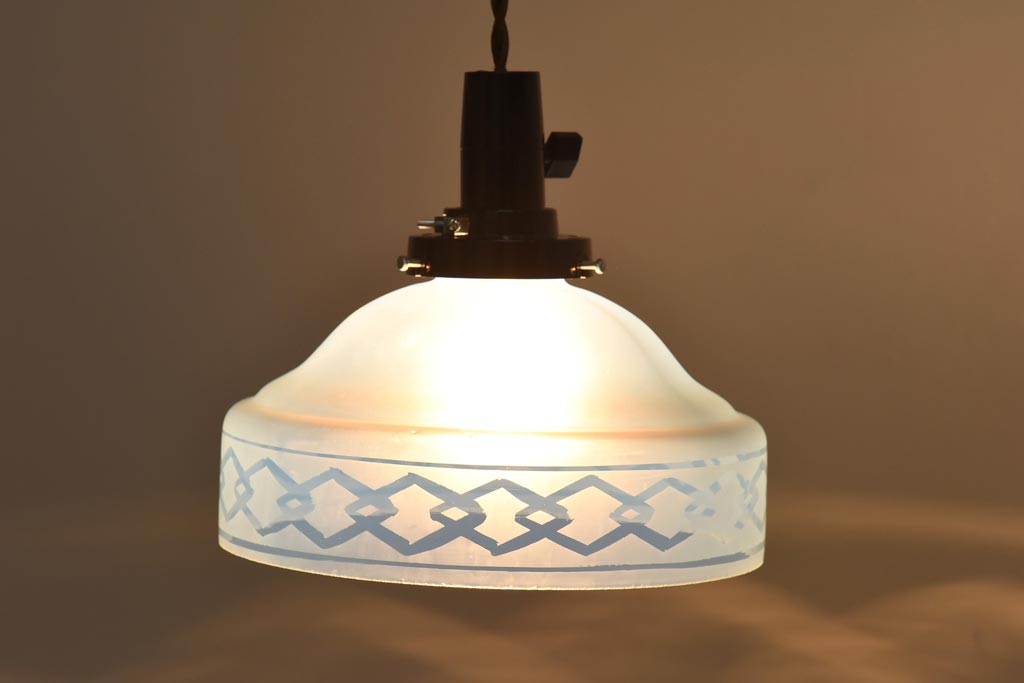 昭和初期　戦前　オパールセントガラスのペンダントライト(電笠、天井照明)