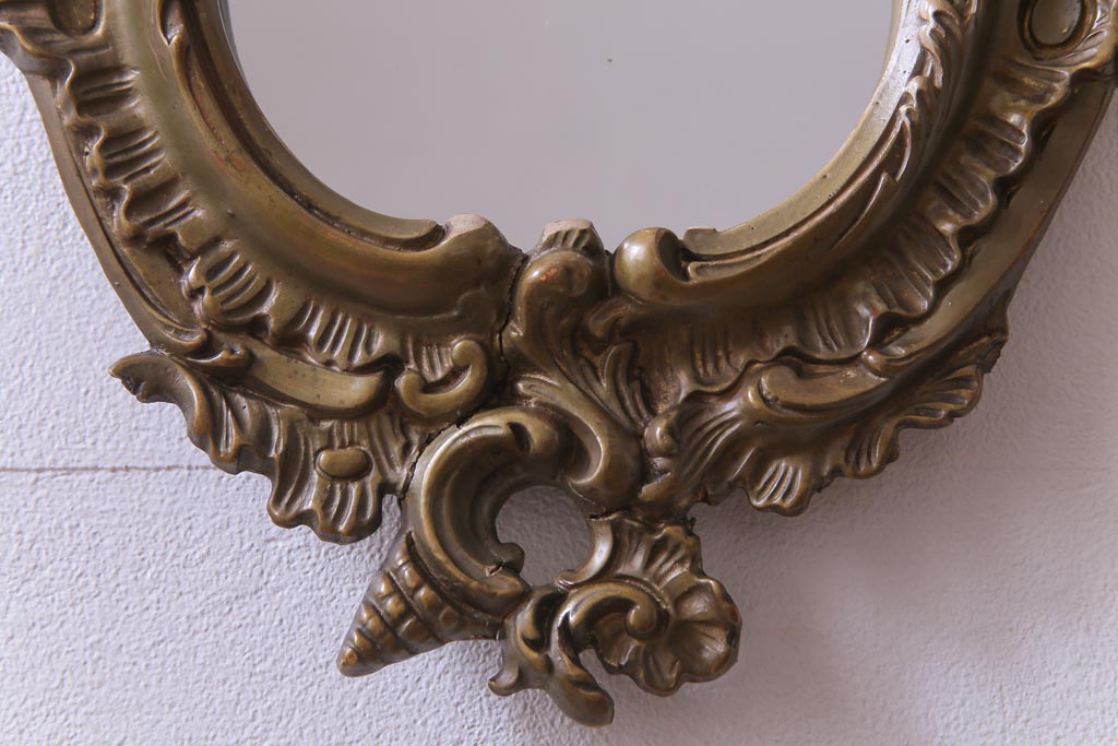 アンティーク雑貨　フランス製　クラシカルなデザインが目を引くルイ15世様式のアンティークミラー(ウォールミラー、壁掛け鏡)