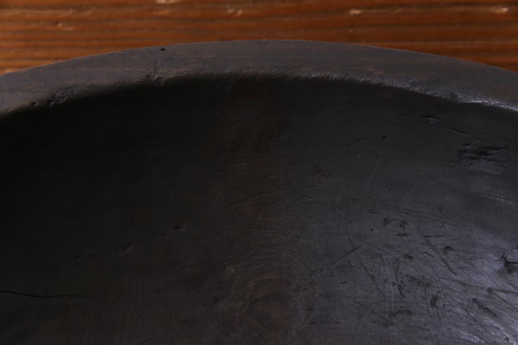 アンティーク雑貨　和製アンティーク　ディスプレイ雑貨　深い色味が目を惹く木製こね鉢